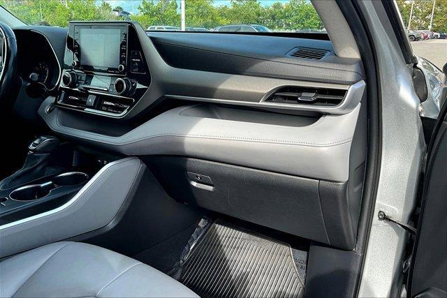 used 2021 Toyota Highlander car, priced at $30,995