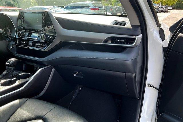 used 2022 Toyota Highlander car, priced at $34,995