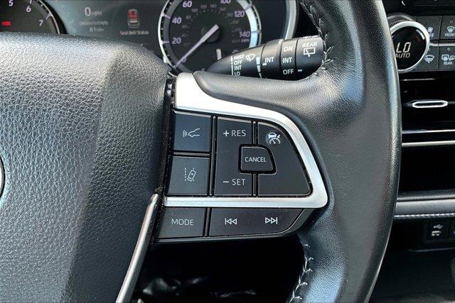 used 2022 Toyota Highlander car, priced at $34,995