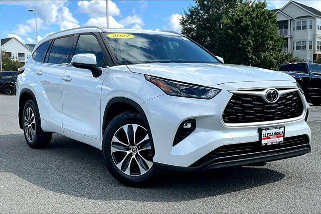 used 2022 Toyota Highlander car, priced at $34,995