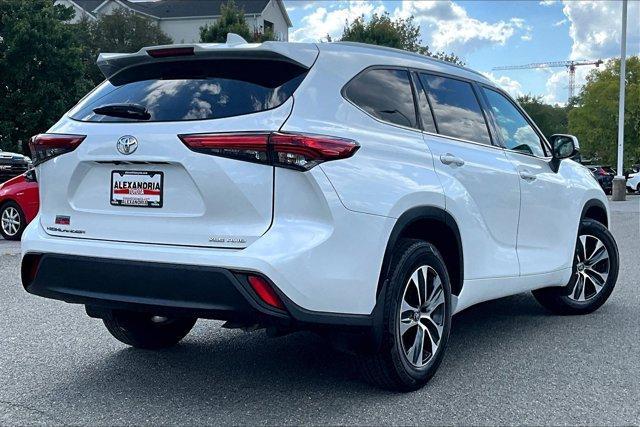 used 2022 Toyota Highlander car, priced at $34,995