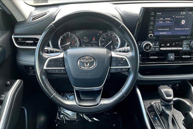 used 2022 Toyota Highlander car, priced at $34,995