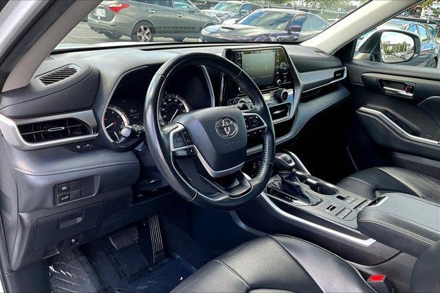 used 2022 Toyota Highlander car, priced at $34,995