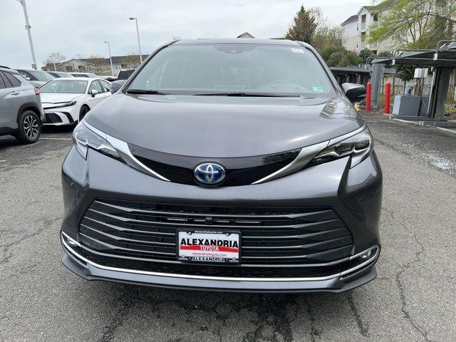 new 2025 Toyota Sienna car
