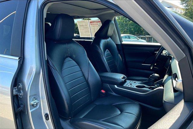 used 2023 Toyota Highlander car, priced at $36,795