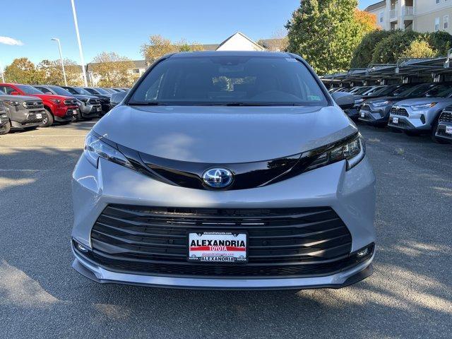 new 2025 Toyota Sienna car