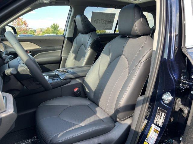 new 2025 Toyota Grand Highlander car