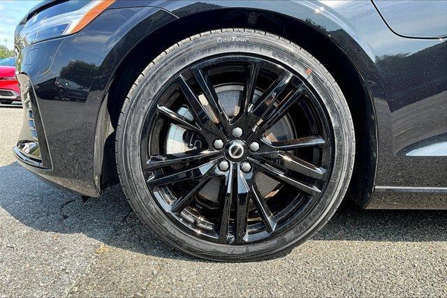 used 2022 Volvo S60 Recharge Plug-In Hybrid car, priced at $39,495