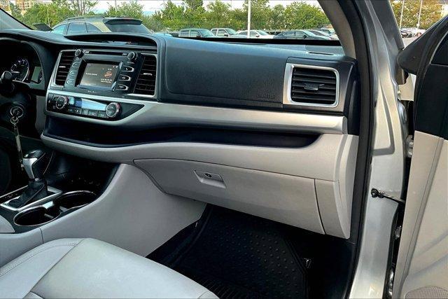 used 2015 Toyota Highlander car, priced at $16,495