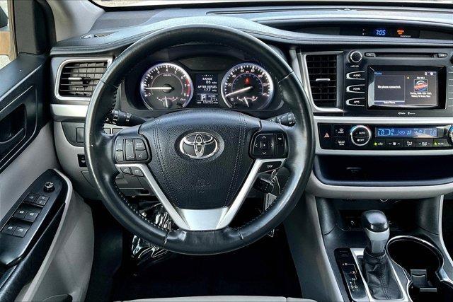 used 2015 Toyota Highlander car, priced at $16,495