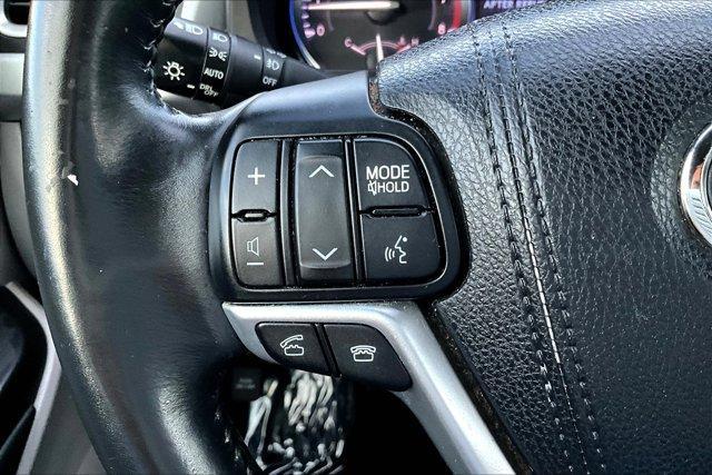 used 2015 Toyota Highlander car, priced at $16,495