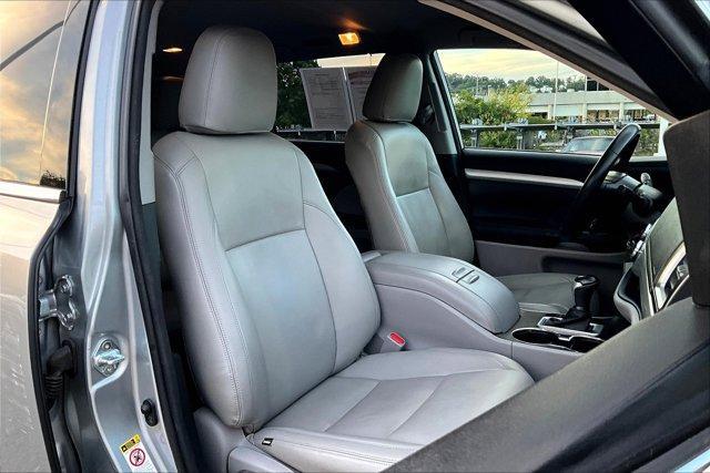 used 2015 Toyota Highlander car, priced at $16,495