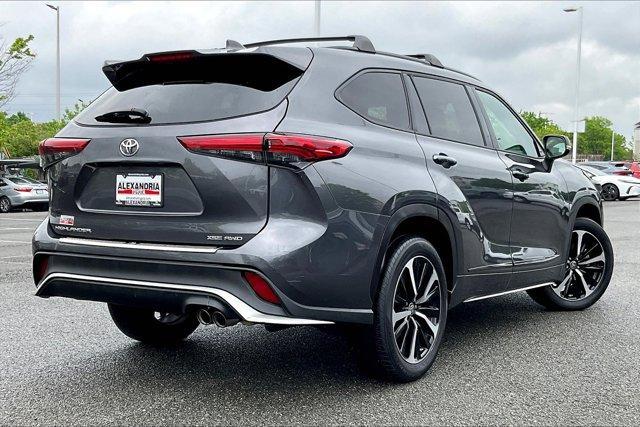 used 2022 Toyota Highlander car, priced at $41,895