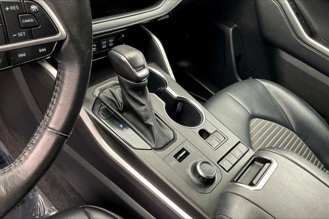 used 2022 Toyota Highlander car, priced at $41,895