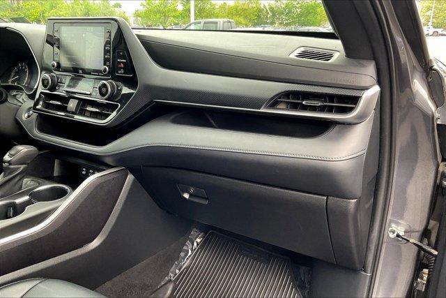 used 2022 Toyota Highlander car, priced at $41,895