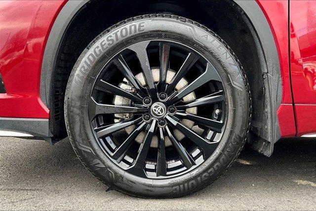 used 2023 Toyota Highlander car, priced at $41,795