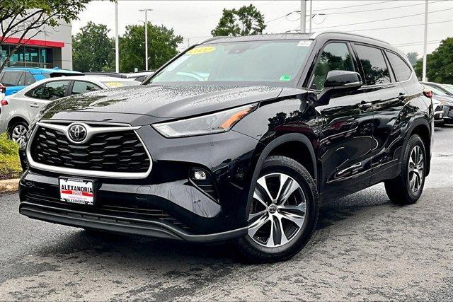used 2022 Toyota Highlander car, priced at $37,310
