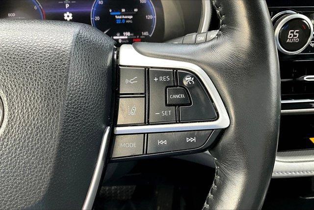 used 2023 Toyota Highlander car, priced at $36,995