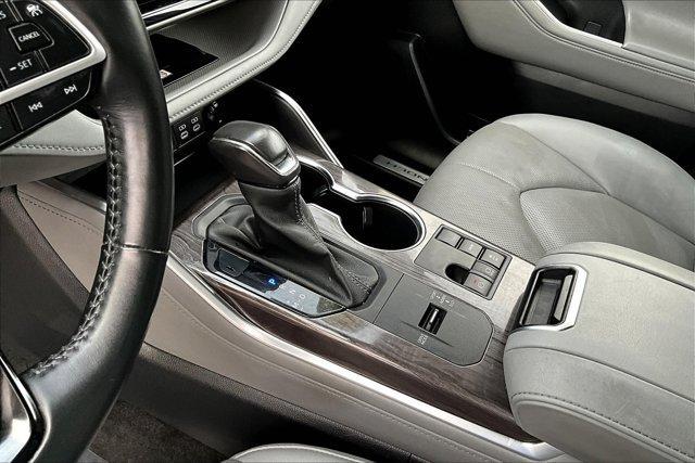 used 2023 Toyota Highlander car, priced at $36,995