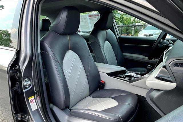 used 2018 Toyota Camry Hybrid car, priced at $22,595