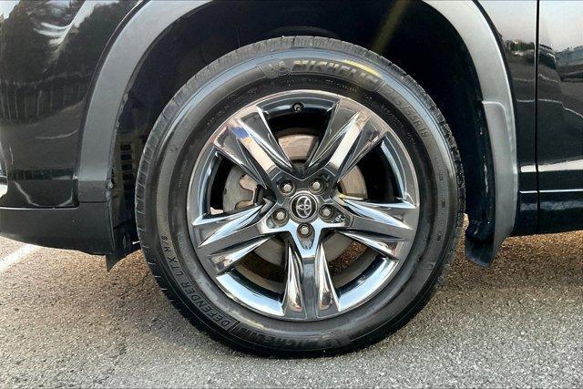 used 2019 Toyota Highlander car, priced at $25,595
