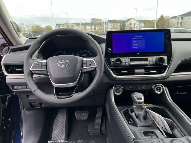 new 2025 Toyota Grand Highlander car