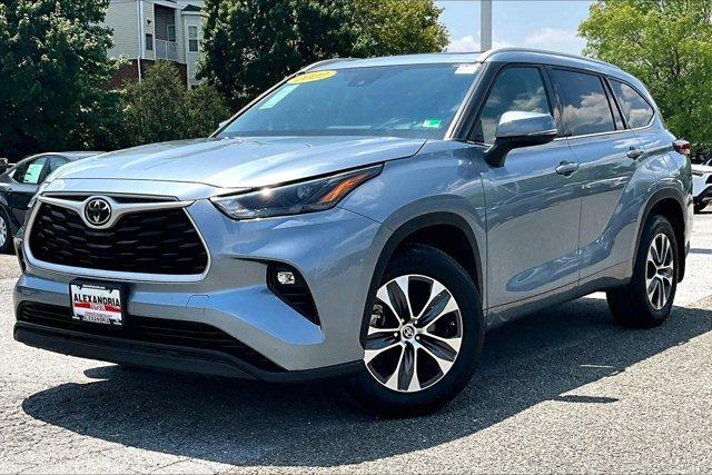 used 2022 Toyota Highlander car, priced at $38,995