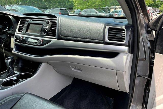 used 2015 Toyota Highlander car, priced at $21,995
