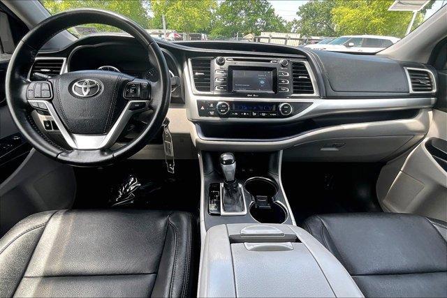 used 2015 Toyota Highlander car, priced at $21,995