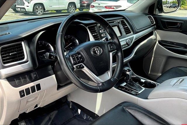 used 2015 Toyota Highlander car, priced at $21,995