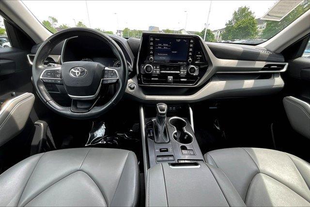 used 2022 Toyota Highlander car, priced at $36,995