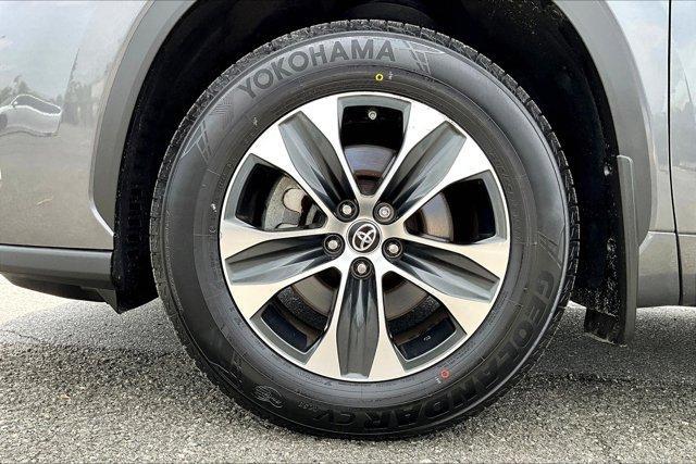 used 2022 Toyota Highlander car, priced at $36,995