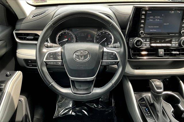 used 2022 Toyota Highlander car, priced at $36,995