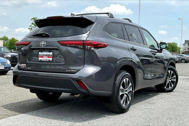 used 2022 Toyota Highlander car, priced at $36,995