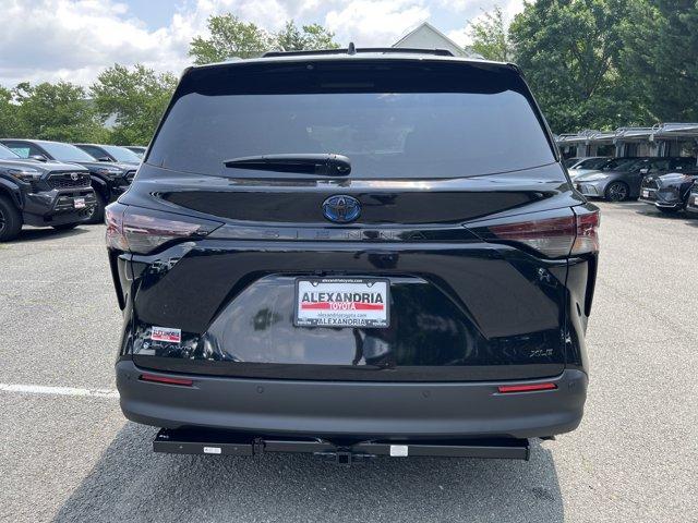 new 2025 Toyota Sienna car
