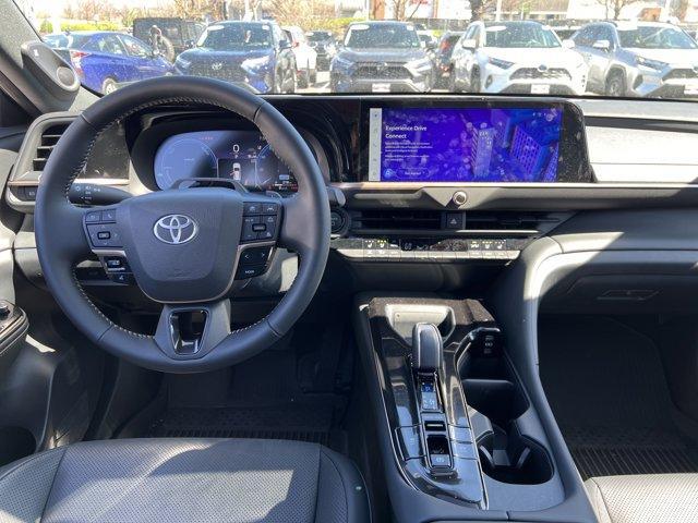 new 2025 Toyota Crown Signia car
