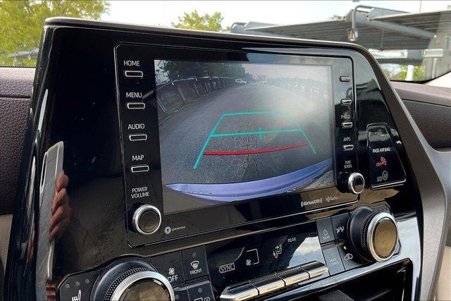 used 2020 Toyota Highlander car, priced at $32,995