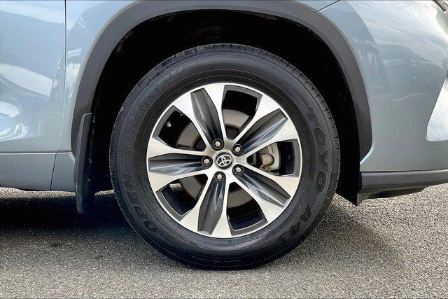used 2020 Toyota Highlander car, priced at $32,995