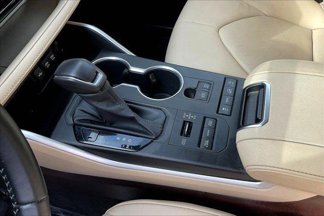 used 2020 Toyota Highlander car, priced at $32,995