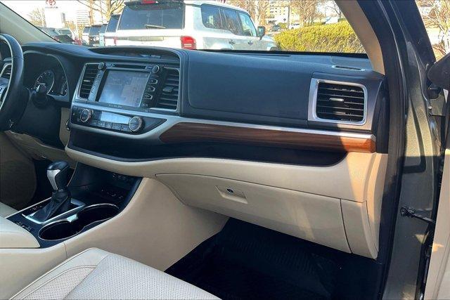 used 2018 Toyota Highlander car, priced at $20,495