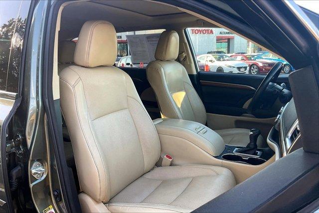 used 2018 Toyota Highlander car, priced at $20,495