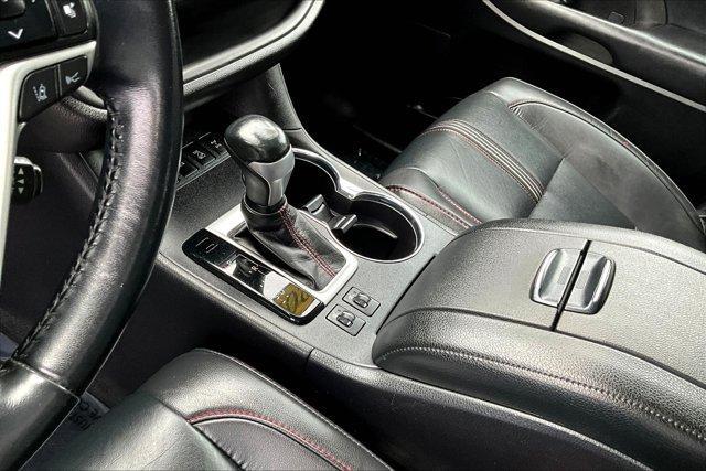 used 2019 Toyota Highlander car, priced at $25,995