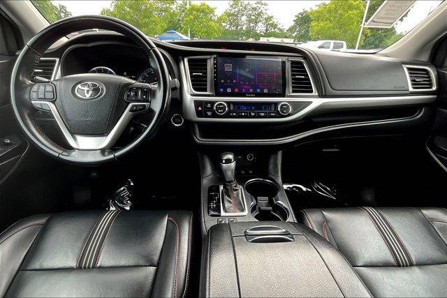 used 2019 Toyota Highlander car, priced at $25,995