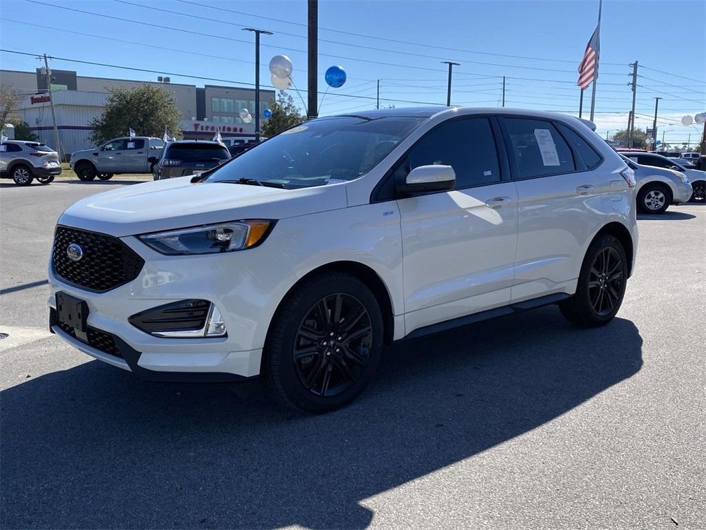 used 2023 Ford Edge car, priced at $30,140