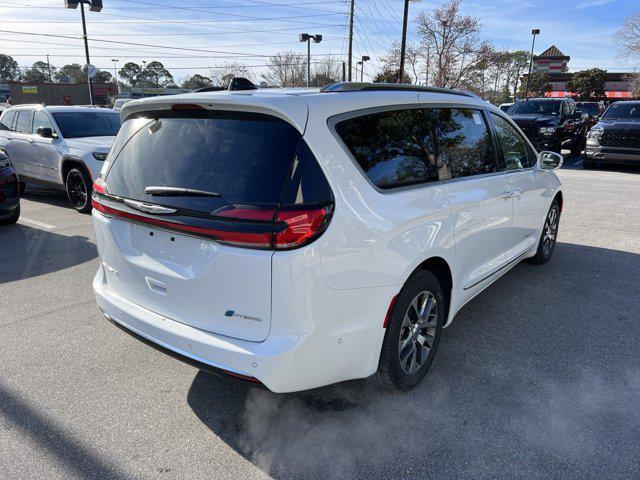 new 2024 Chrysler Pacifica Hybrid car, priced at $48,090