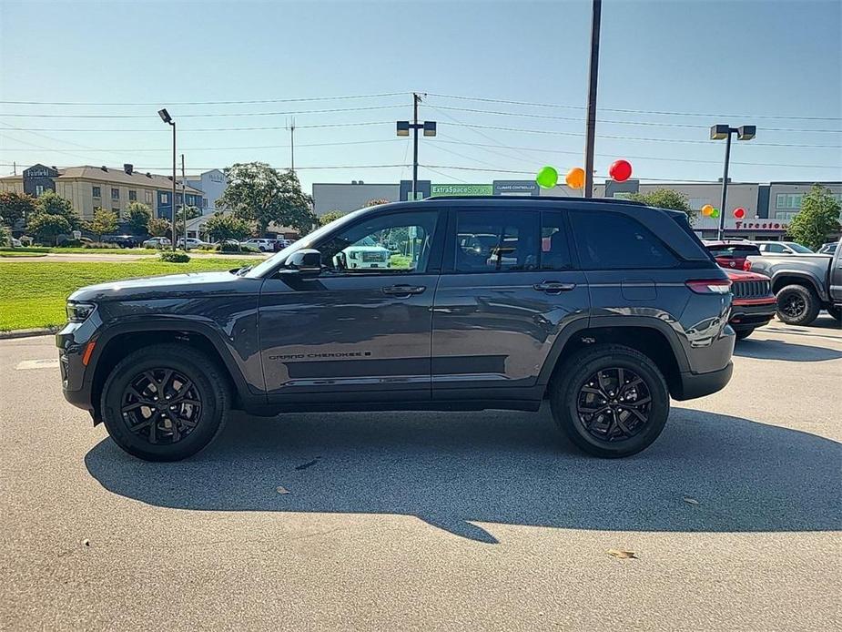 new 2024 Jeep Grand Cherokee car, priced at $40,245