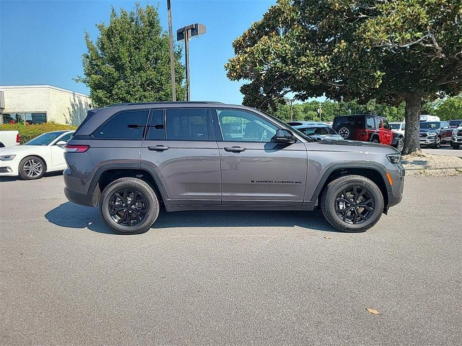 new 2024 Jeep Grand Cherokee car, priced at $40,245