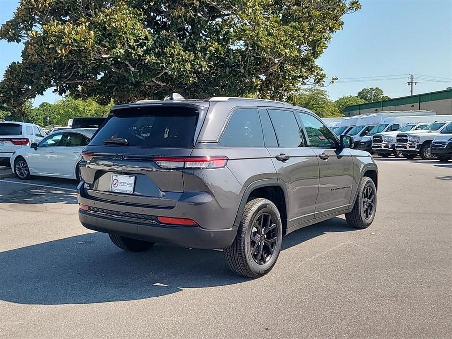 new 2024 Jeep Grand Cherokee car, priced at $40,245