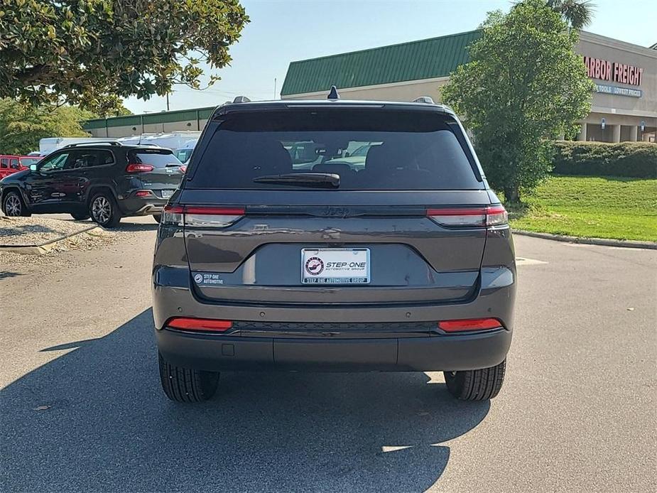 new 2024 Jeep Grand Cherokee car, priced at $40,245