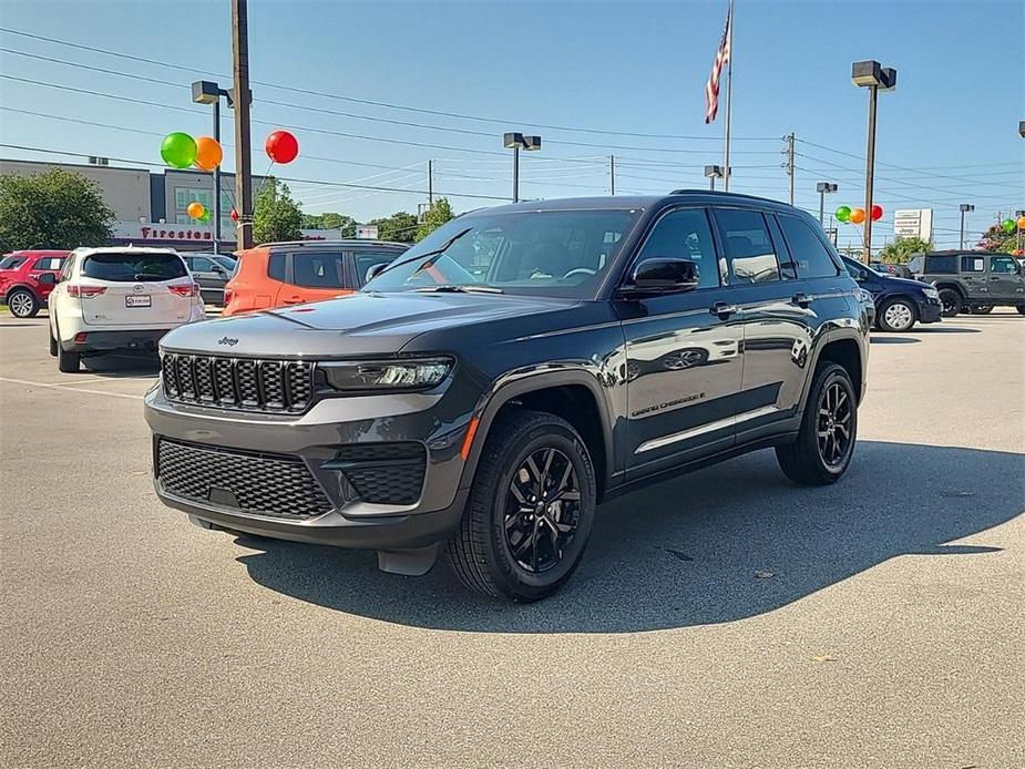 new 2024 Jeep Grand Cherokee car, priced at $40,245